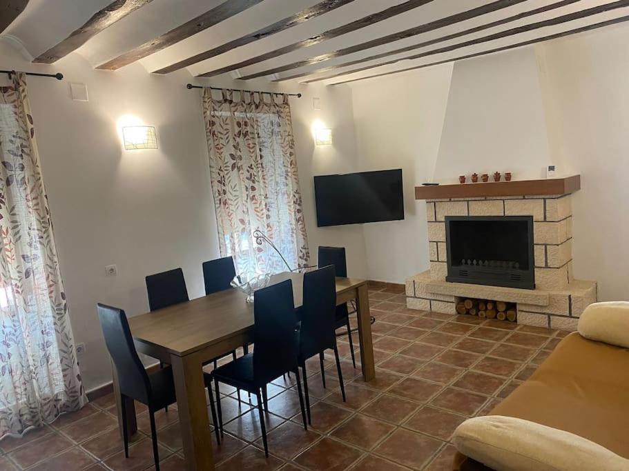 Agradable Casa Con Chimenea Interior Y Barbacoa. Villa Graja de Iniesta Exterior foto
